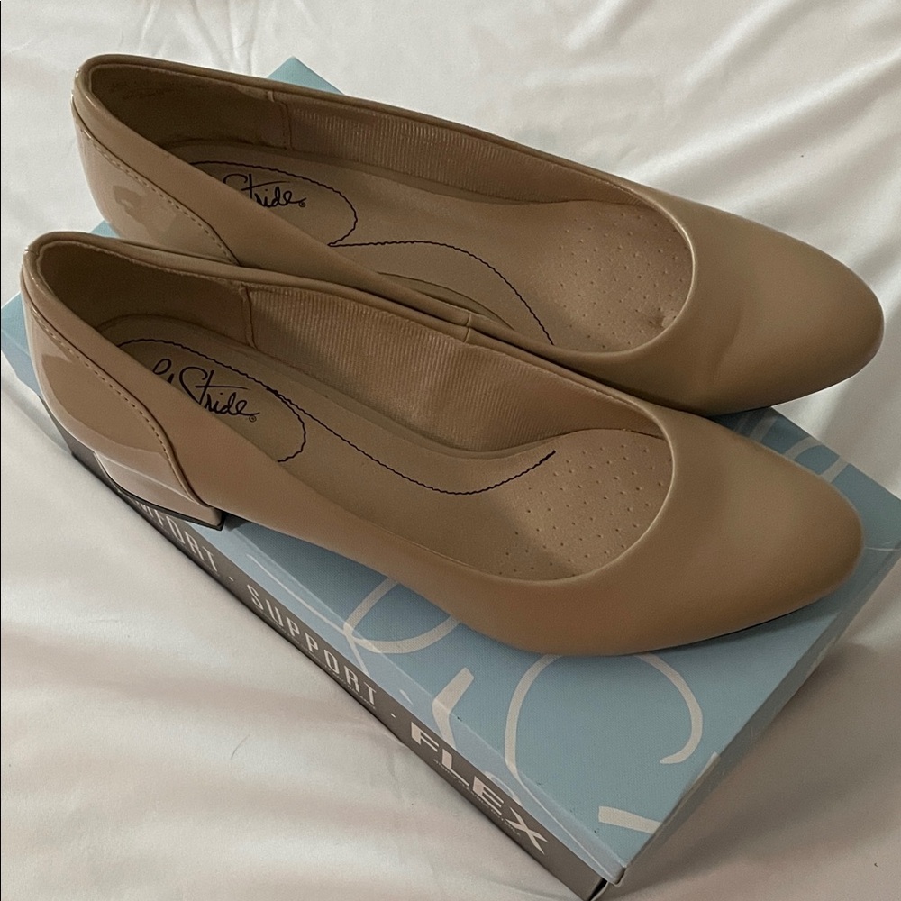 Life Stride Beige Comfort Flats